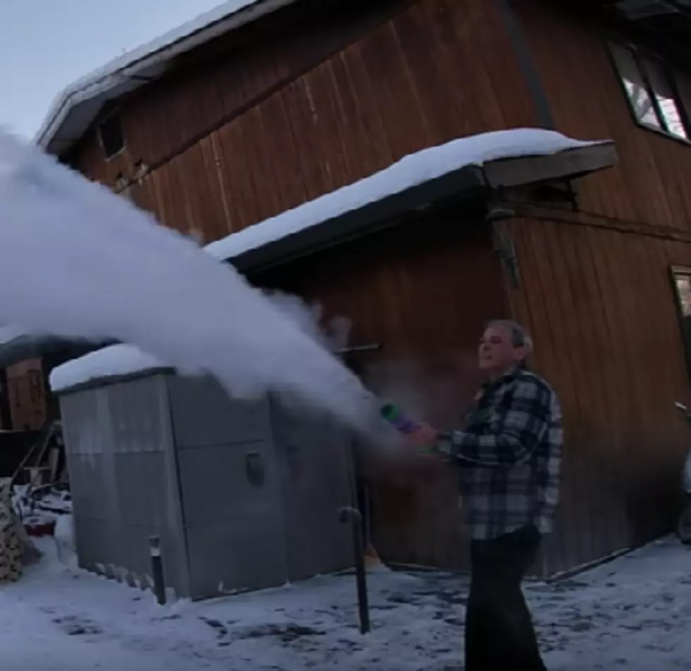 Spraying Colored Hot Water With a Super Soaker at 40 Below Zero (Video)